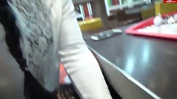 Mira Grey IM Restaurant abgespritzt! porn videos