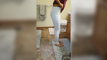 Krystal A Fit quick bathroom pussy view snapchat premium porn videos