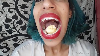 goldenlace 17 03 2021 eating up this banana please bombard this post with likes xxx onlyfans porn