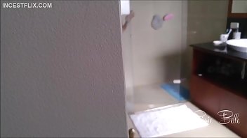 Lissie velle caught perrving