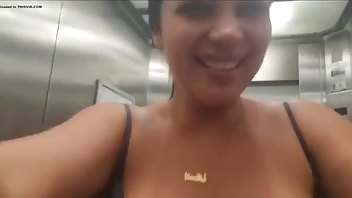 Scarlet squirt in lift