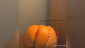 babyarleen throwin ass in slow mo