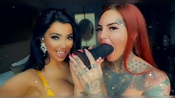Chloe Khan dildo bj