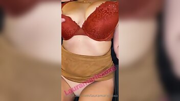 Laura Marie aka lauramariexoxo tittyfucking 2