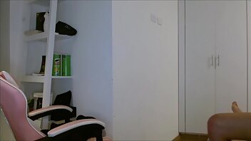 Kimmika fucked live on stream (banned)