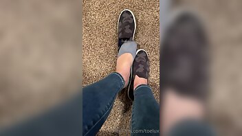 toeluxx today s shoe and sock removal i keep these socks in a ziploc bag for a fan and t xxx onlyfans porn videos