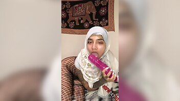 Yasmina Khan Fucking big dildo xxx onlyfans porn video