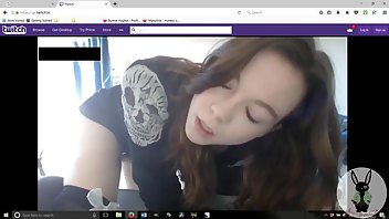 Bunnie Hughes Hot Teen Gamer Girl Cum Live Twitch ManyVids Free Porn Videos