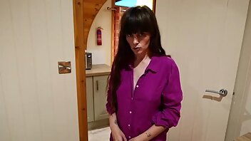 Sydney Harwin - Mommy And Son - Claustrophobic (POV)