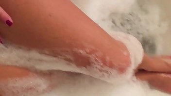 Annah12 bubble bath and bbc 2018_07_14 | ManyVids Free Porn Videos