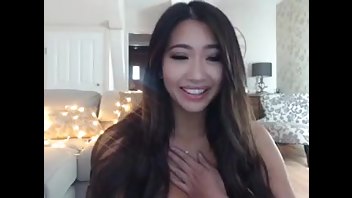 MissReinaT - sexy asian MFC cam slut shows beautiful smile & bust